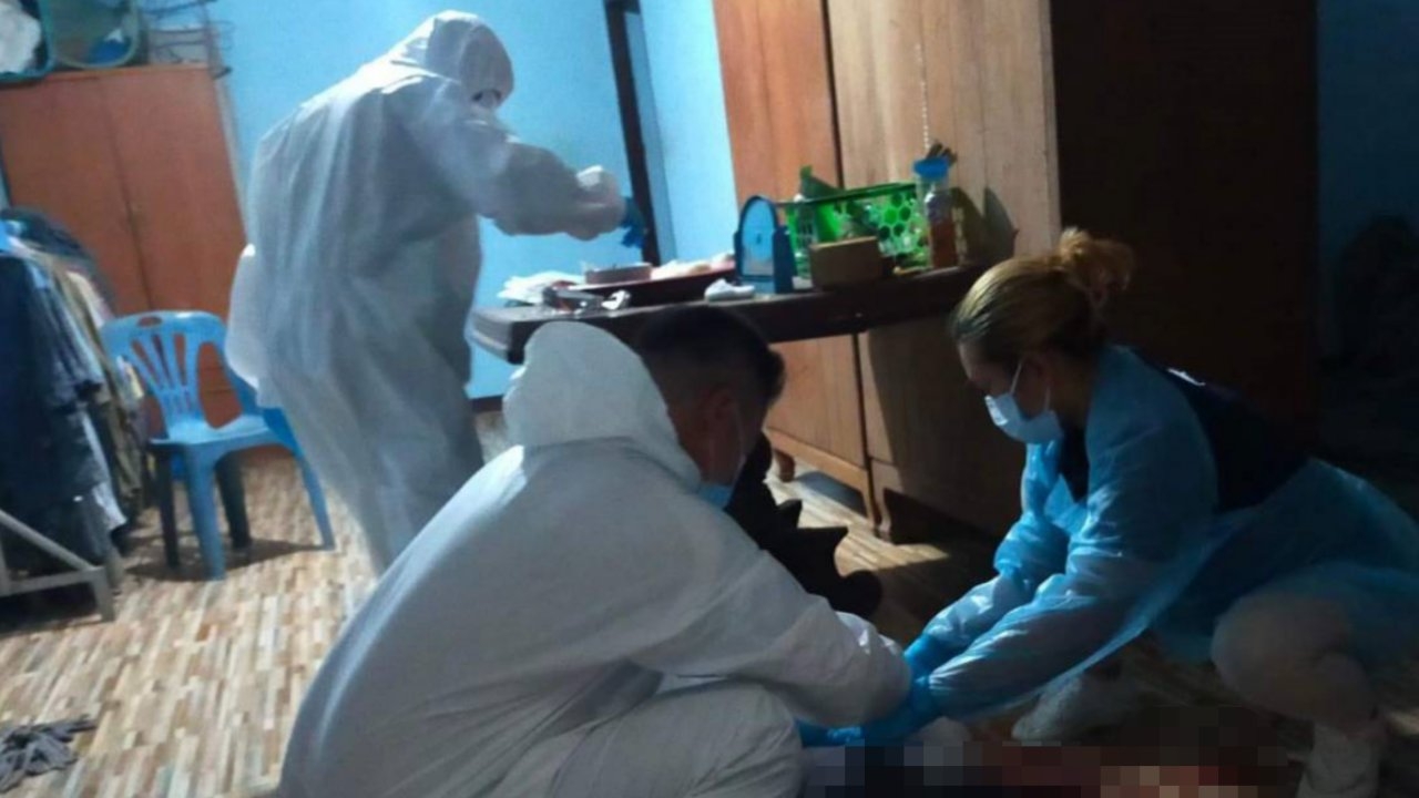 ลุงพิการแค้นหลานชายรังแกทำร้าย เอาอีโต้ฟันหัวตาย พบติดโควิด ศพส่งเผาเลย