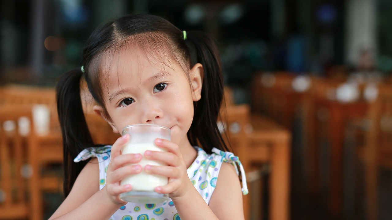 กรมอนามัย เผย เด็กไทยดื่มนมน้อย เฉลี่ยเพียงครึ่งแก้วต่อวัน