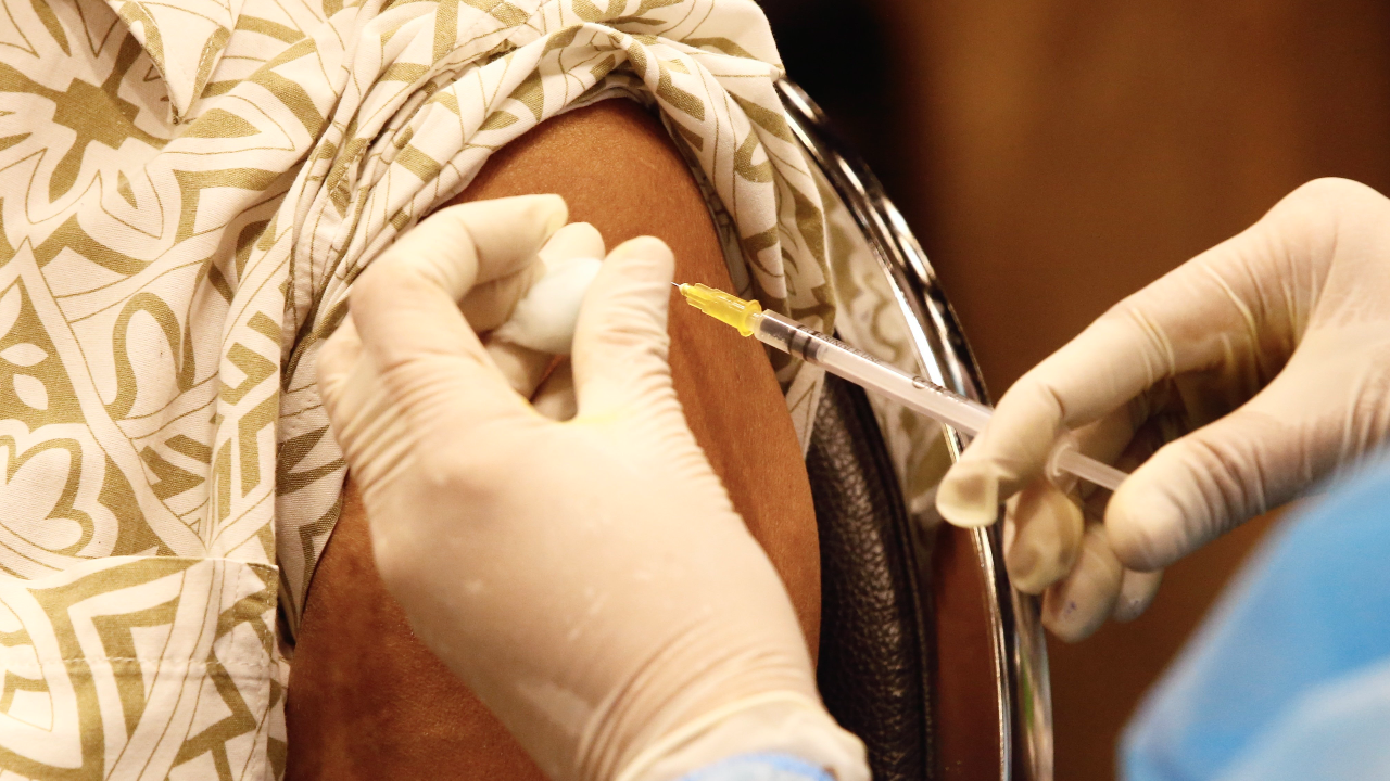 หมอย้ำวัคซีน 2 เข็มไม่พอ ปรับคำแนะนำสวมหน้ากาก เริ่มพื้นที่มีความพร้อมก่อน