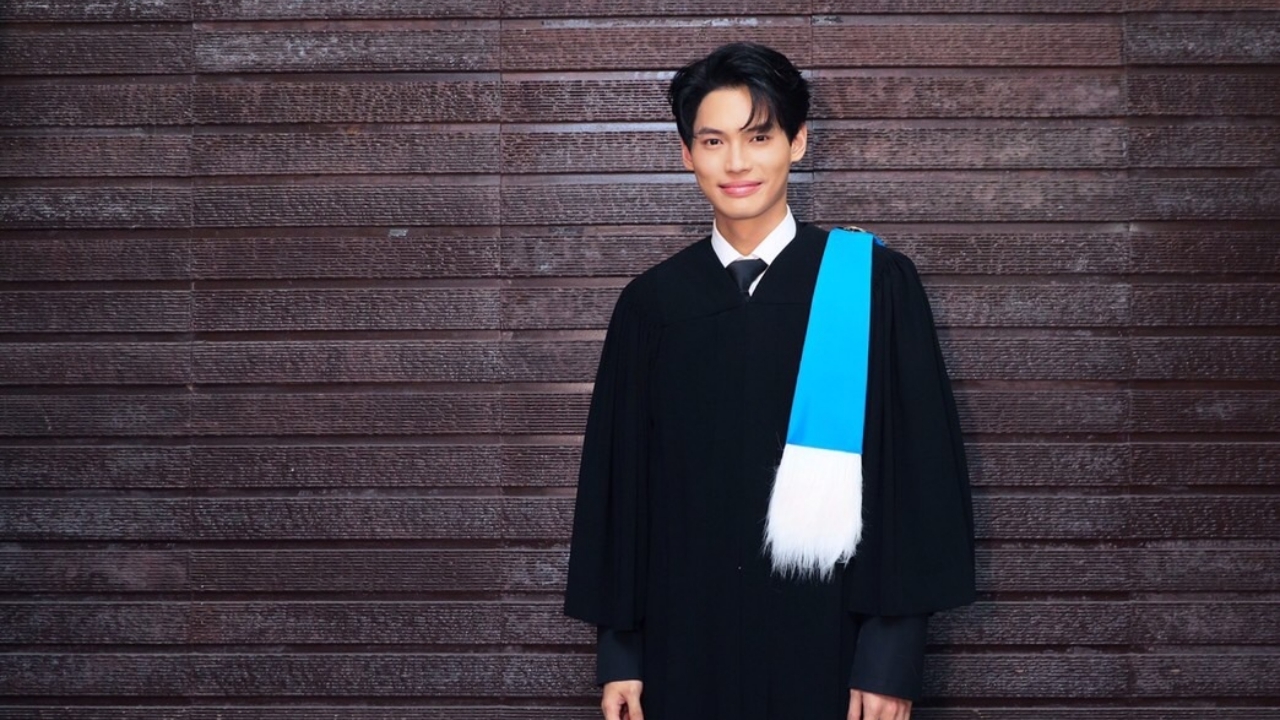 บัณฑิตป้ายแดง วิน เมธวิน สุดดีใจคว้าปริญญาตรีสำเร็จ สมความตั้งใจ