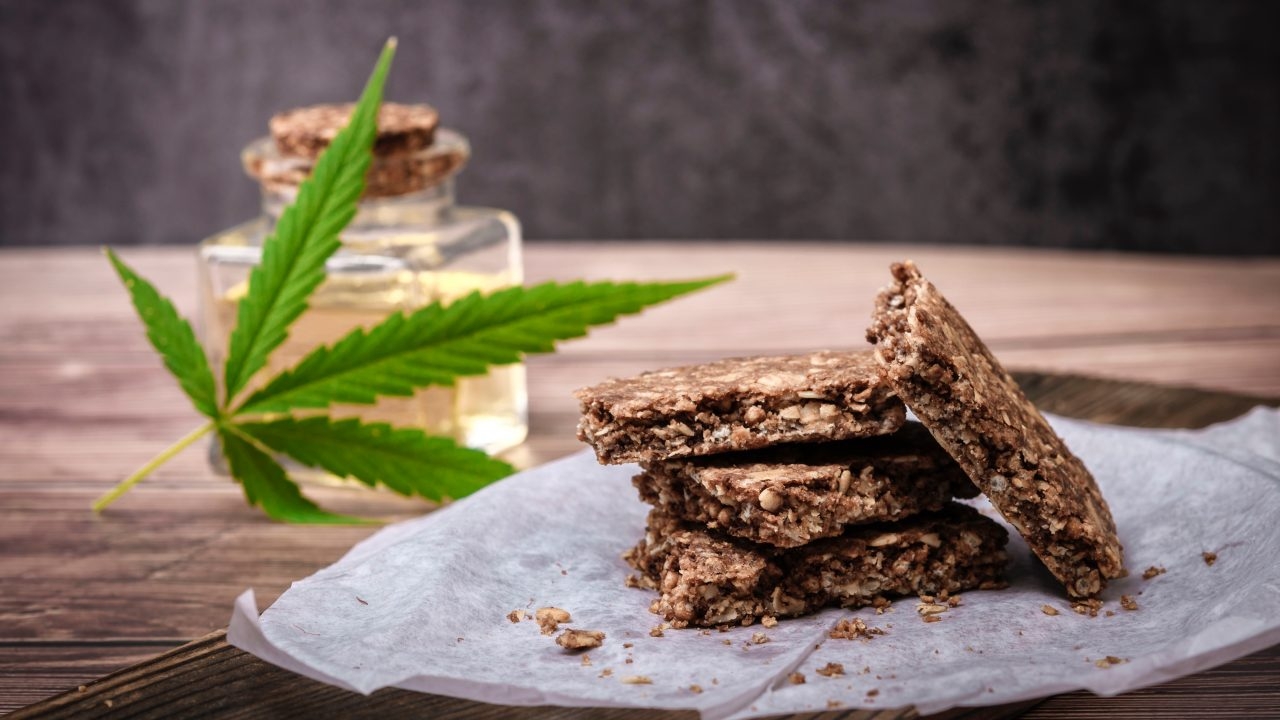 แพทย์ยกเคส "คุกกี้กัญชา" ทำหนุ่ม 19 เสียชีวิต ห่วงคุมไม่ได้ ผสมในอาหาร-เครื่องดื่ม