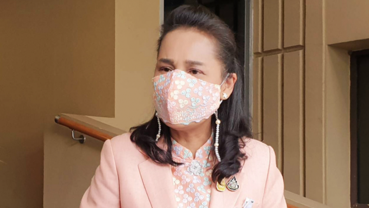 “กนกวรรณ” นั่งประธาน กมธ.ประชุม สีหน้าปกติ หลังป.ป.ช.ชี้มูล คดีรุกป่า
