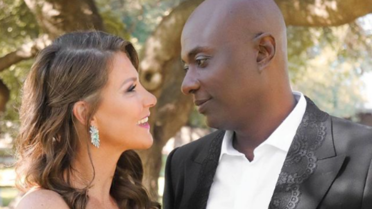 'คู่รักข้ามดวงดาว' เจ้าหญิงมาร์ธาประกาศหมั้นกับ ชาแมนดิวเรค คนทรงแล้ว