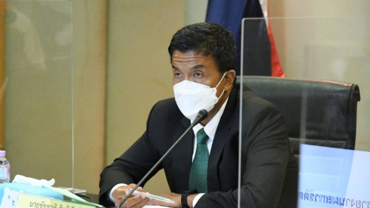 ชัชชาติ จ่อชงศบค.ให้คนกรุงฯ ถอดหน้ากาก วอนอย่าเปรียบเทียบยอดไลฟ์เฟซบุ๊กกับนายกฯ