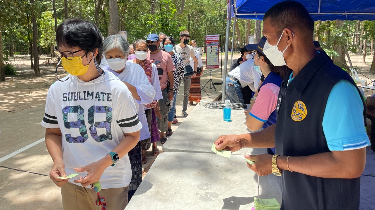 หลวงปู่แสง กลับมาจำพรรษา วัดป่าดงสว่างธรรม เลขทะเบียนรถหมดเกลี้ยง