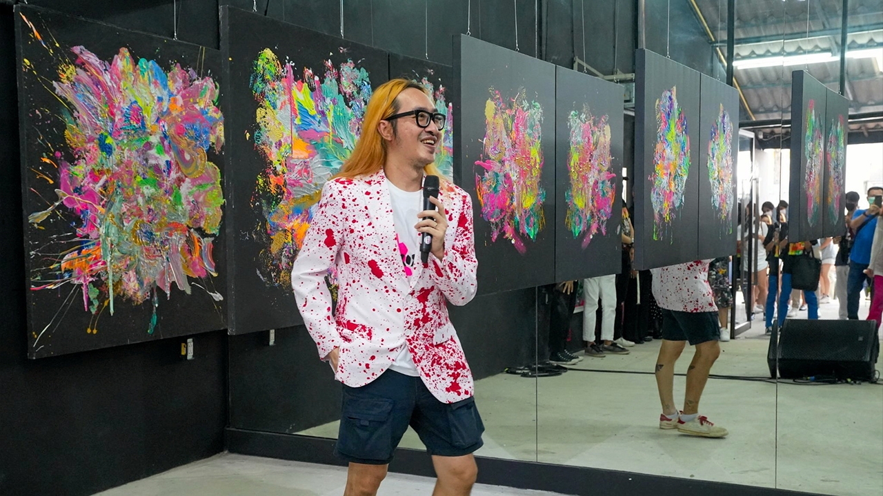 “สอง พาราด็อกซ์” จัดนิทรรศการศิลปะ “กระจกวิเศษบอกข้าเถิด” ชมฟรี