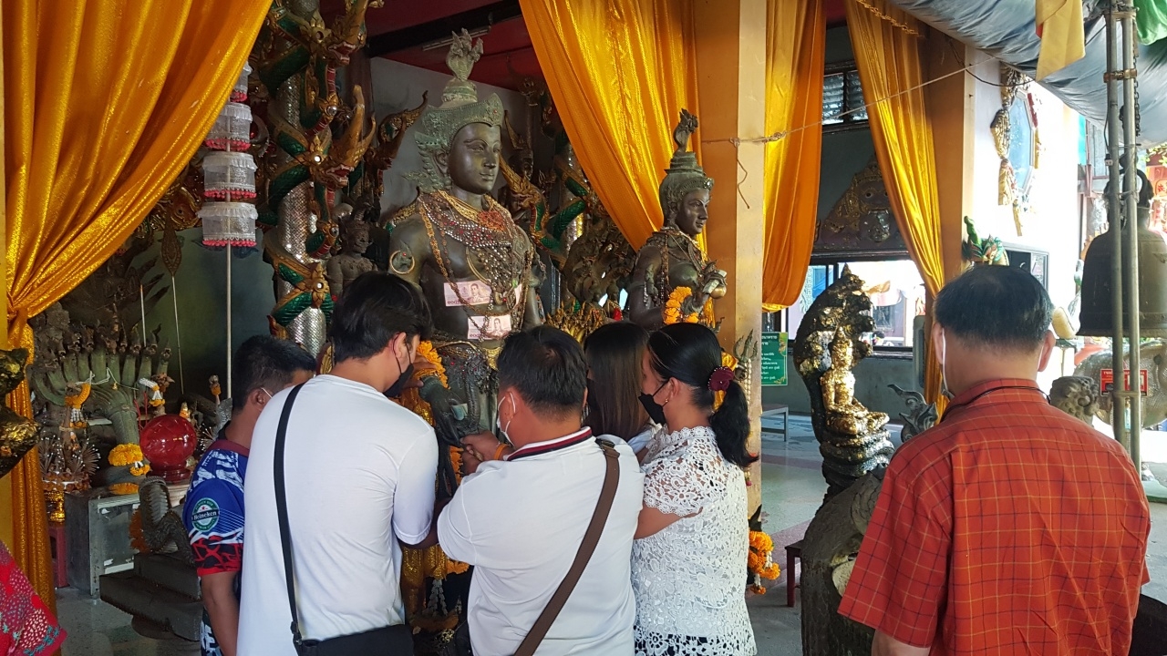 คอหวยล้วงไข่ขอโชค "พ่อปู่ศรีสุทโธ" ไม่ผิดหวังได้ "เลขเด็ดงวดนี้" ลุ้น 16/6/65