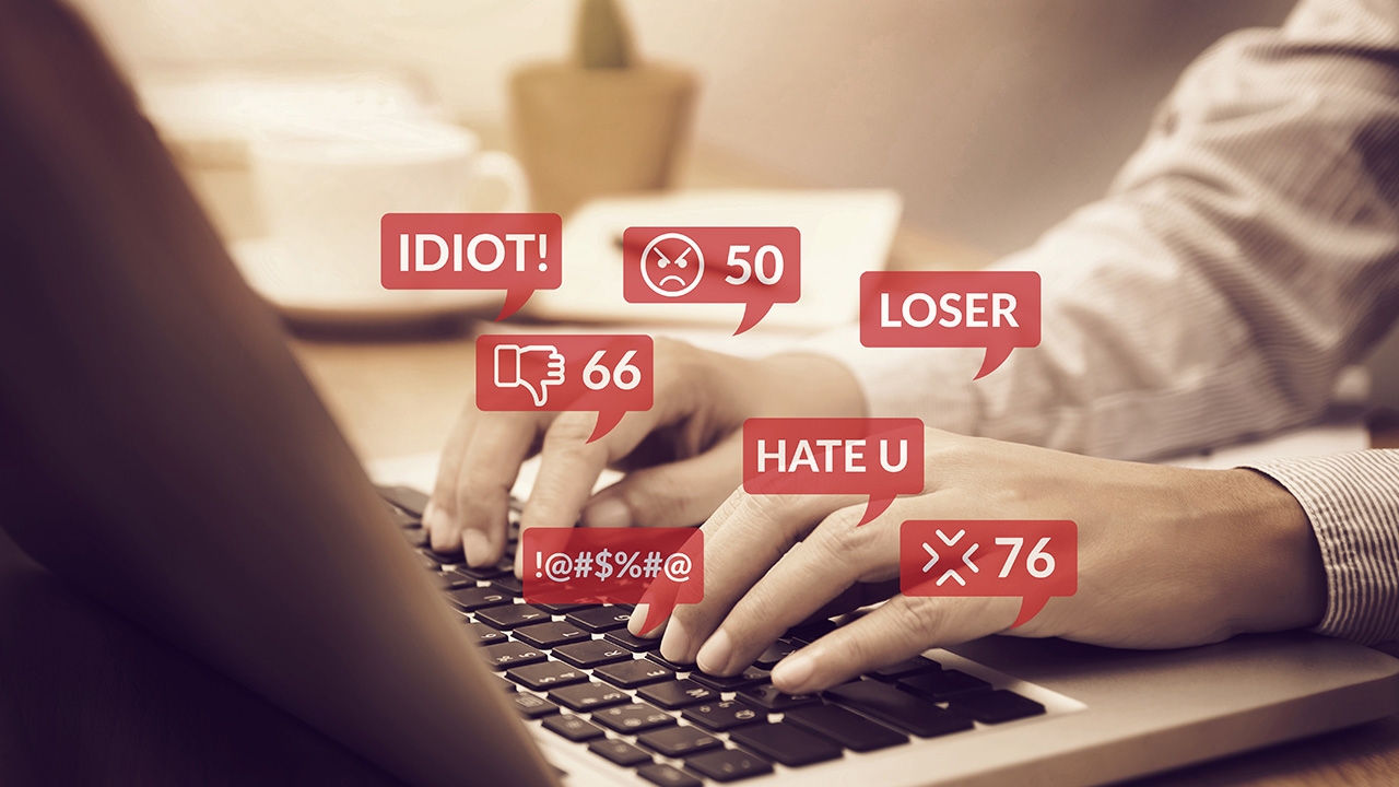 “โซเชียล” ไม่ใช่ “บัตรสนเท่ห์” หมอ “เตือน” อย่าโพสต์ “ด่าคน”