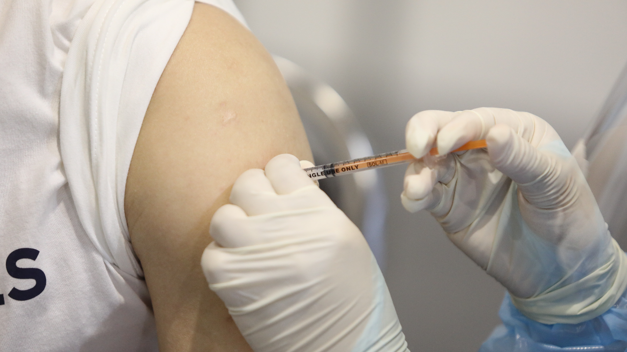 เช็กเงื่อนไข สถานเสาวภา เปิดลงทะเบียนฉีดวัคซีน "โมเดอร์นา" ฟรี