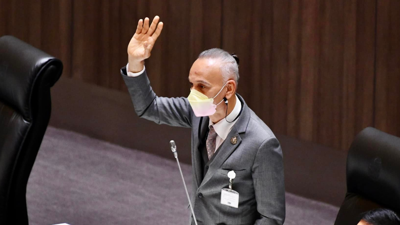 "ชาดา" ปัดตบ-แซงคิวอภิปรายงบฯ 66 ขอโทษ ส.ส.ณัฐวุฒิ พร้อมขอบคุณที่ไม่ทำให้เรื่องยาว