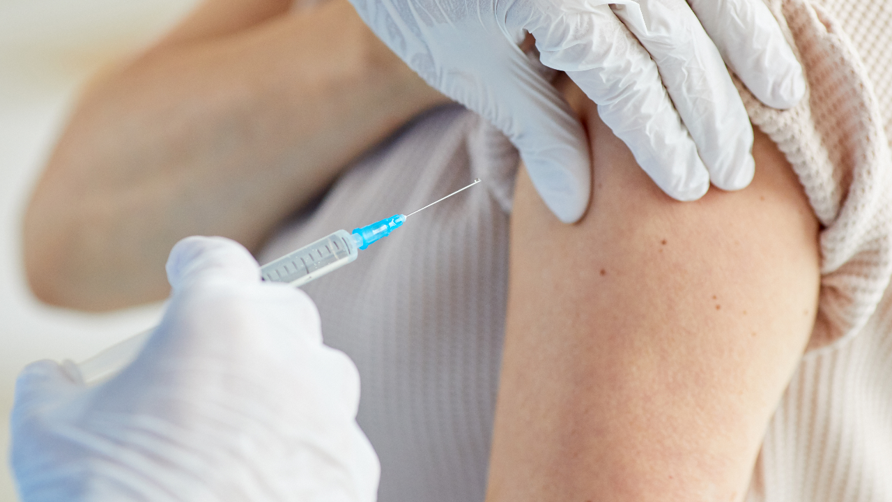 ยอดวัคซีนสะสมล่าสุด 138.17 ล้านโดส ผู้สูงอายุฉีดเข็ม 3 แล้ว 45%