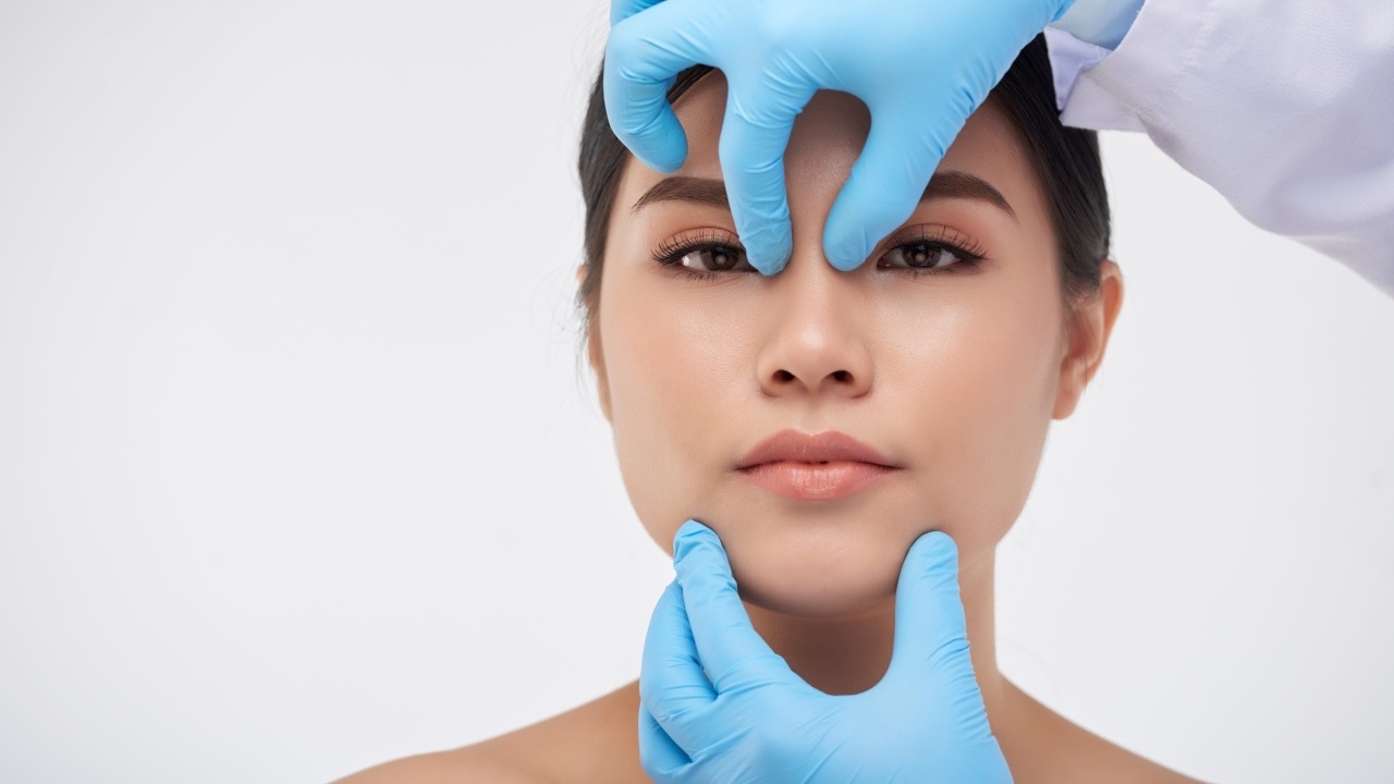 การผ่าตัดดึงหน้า (Face Lift surgery / Rhytidectomy)