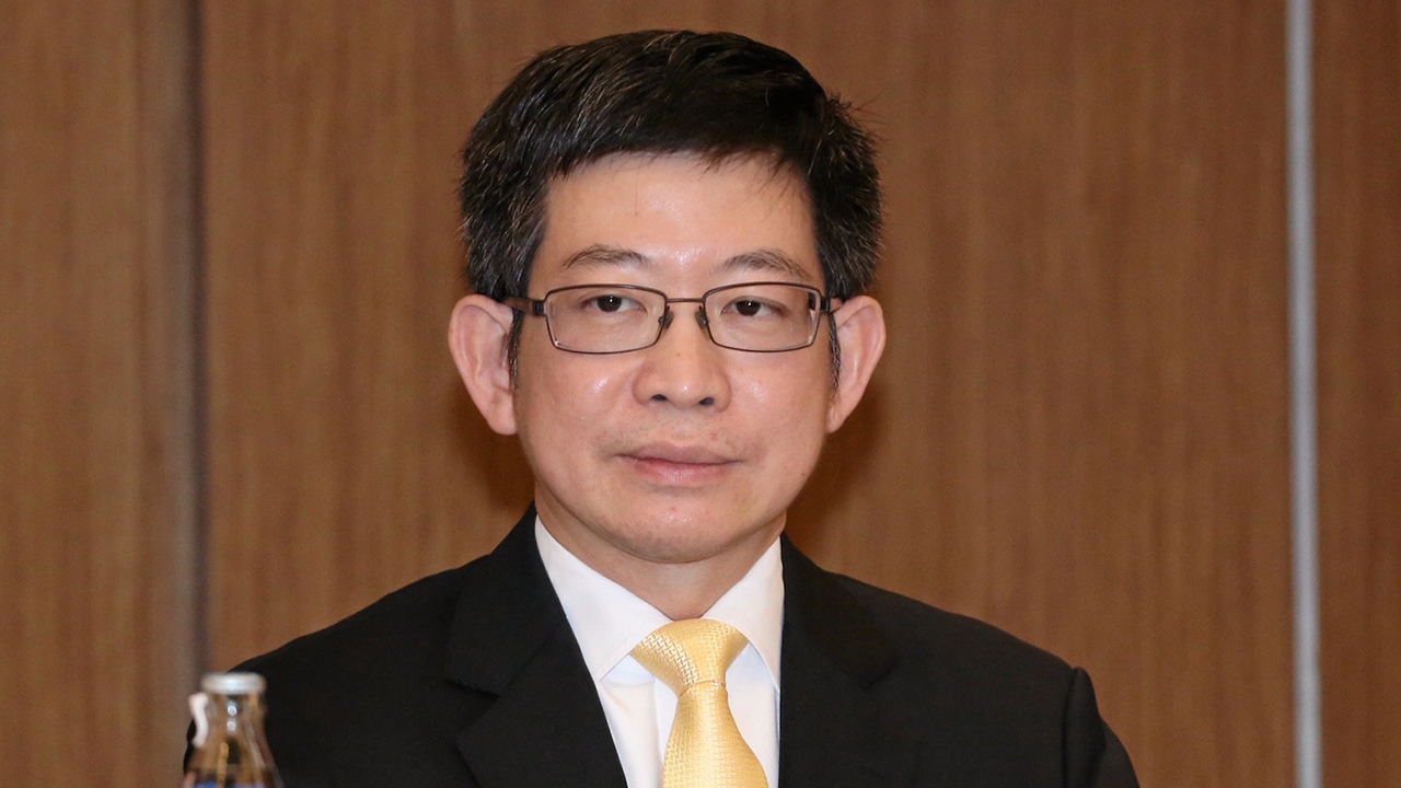 “กอบศักดิ์ ภูตระกูล” เตือนเสี่ยงวิกฤติรอบใหม่