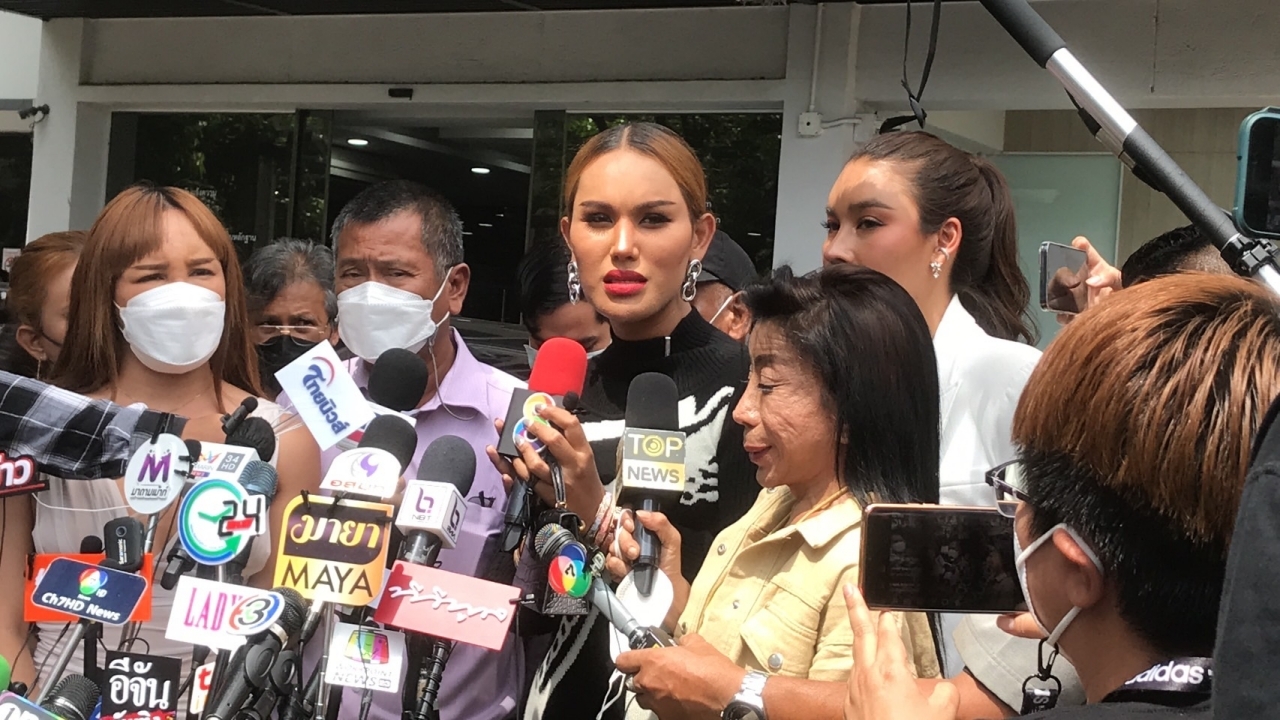 แอนนา ปฏิเสธคดีหวยทิพย์ รับเป็นแค่พรีเซ็นเตอร์ ใช้เงินสด 75,000 ประกันตัว