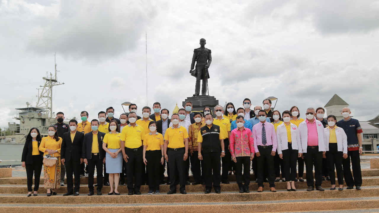 "สมศักดิ์" สักการะ "เสด็จเตี่ย" ลุยแก้หนี้สินช่วยเหลือชาวกระบี่