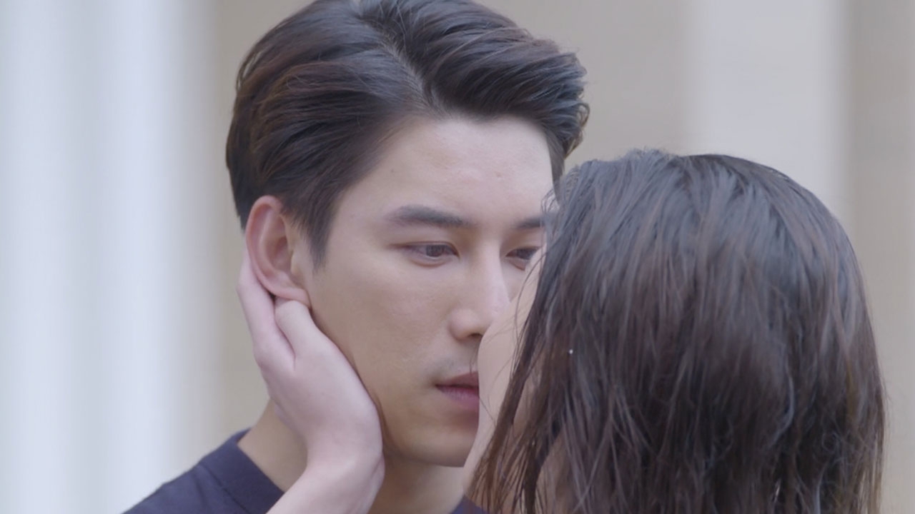 เคน เหวอ เจสสิกา จู่โจมจูบรำลึกรักเก่าต่อหน้าต่อตา วิว ใน "หัวใจรักพิทักษ์เธอ"