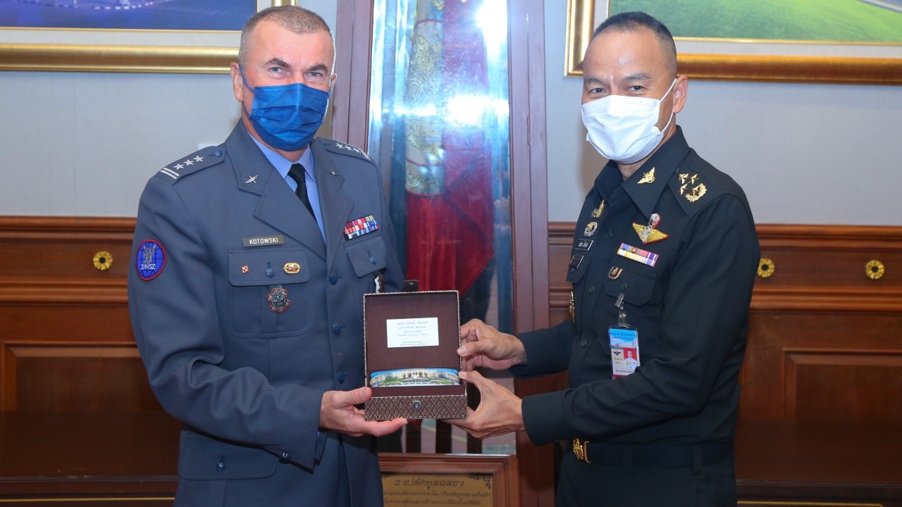 "บิ๊กหนุ่ม" เปิดกลาโหมรับ ทูตทหารโปแลนด์ พร้อมหารือความร่วมมือทางทหาร