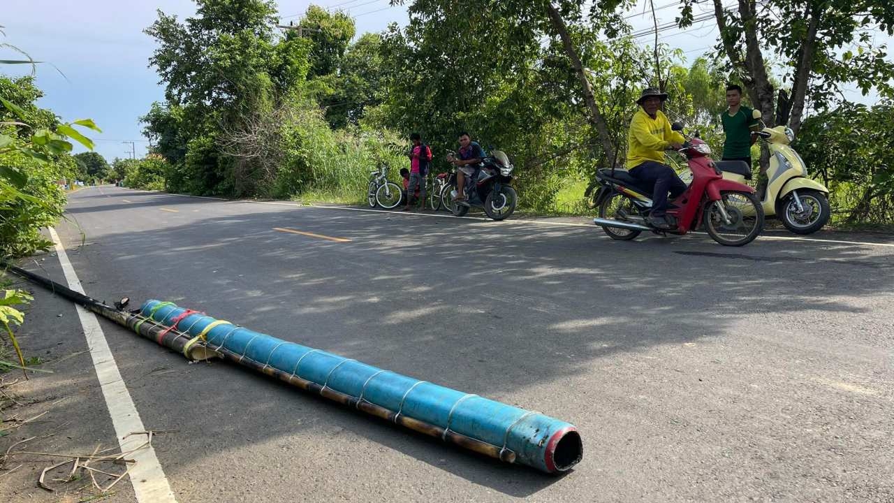ชาวยโสธรผวาบั้งไฟร้อยเอ็ด เหตุหมู่บ้านเป็นจุดตก จุดทั้งวันกลัวลงหลังคา