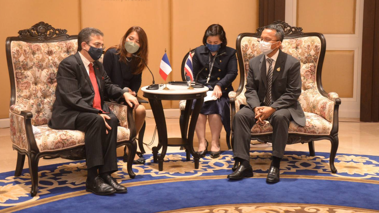 "ไทย-ฝรั่งเศส" หารือร่วมมือ "ป้องกันการฟอกเงิน-ดันสมรสเท่าเทียม"