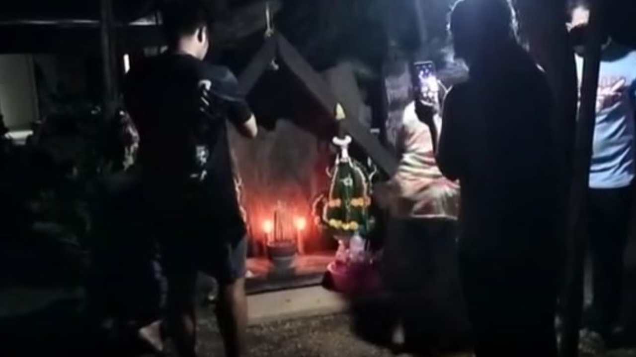 คนในบ้านดับ 2 ศพ "ตะเคียนอาถรรพณ์" ลูกหลานผวา คอหวยรู้ข่าวแห่ส่องเลข