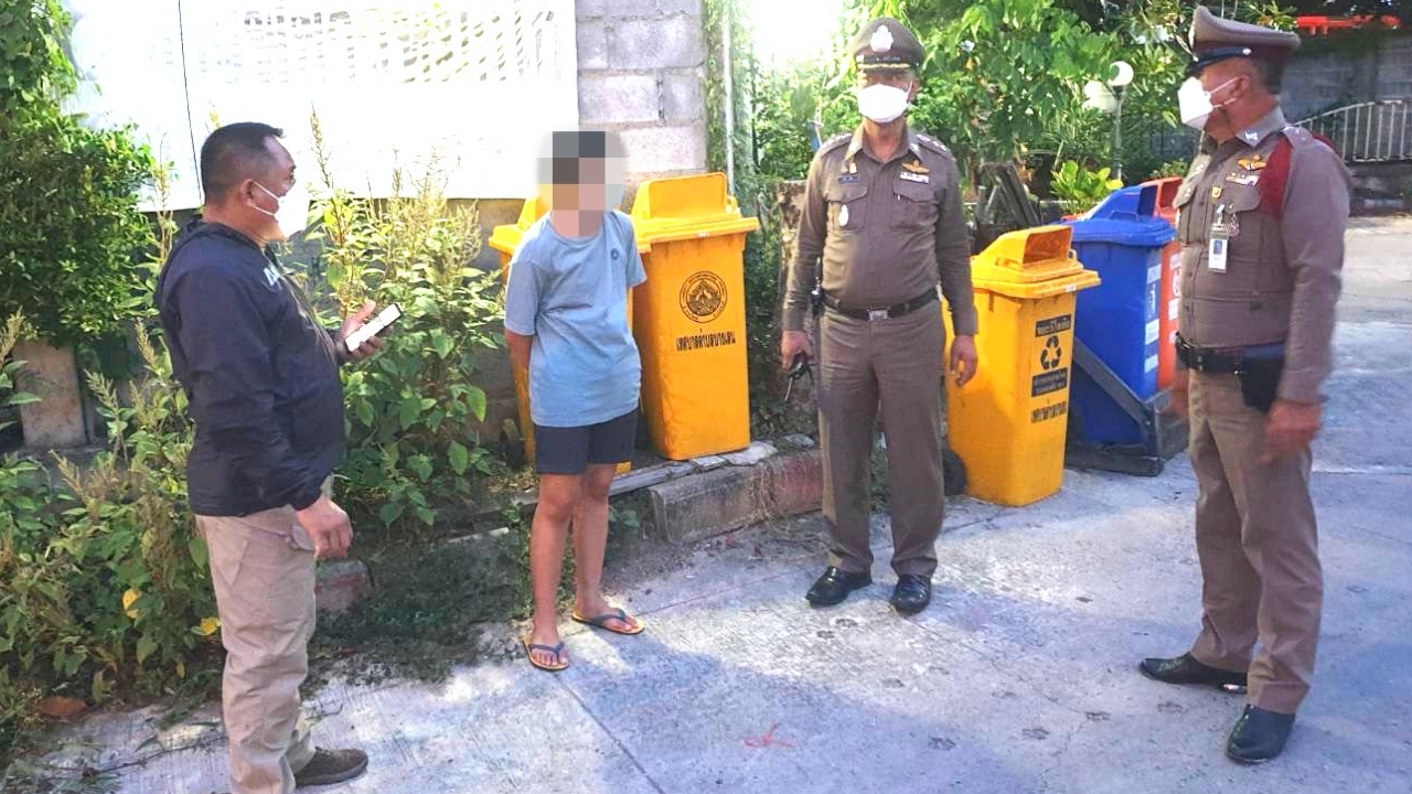 สาวทอมพลาด มีอะไรกับผู้ชายจนท้อง คลอดในห้องน้ำ อ้างเจอเด็กในถังขยะ 