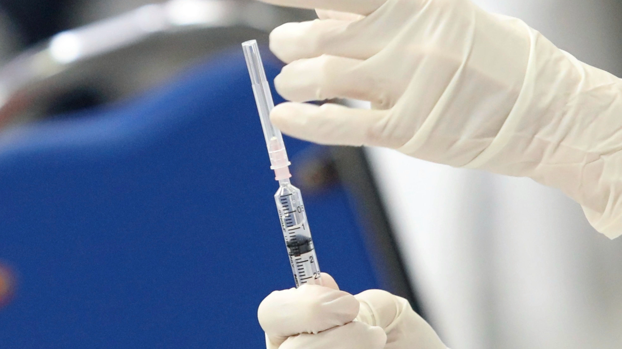 ยอดวัคซีนสะสมล่าสุดเฉียด 138.7 ล้านโดส คนฉีดเข็มสามใกล้แตะ 29 ล้านราย