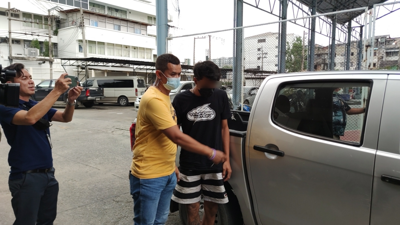 รวบแล้ว 1 มือปาระเบิดปิงปอง ข้างราบ 11 รับคึกคะนอง ไม่เกี่ยวการเมือง