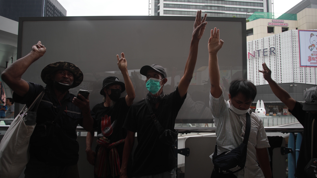 ลุงตู่อยู่ต่ออีก 2 ปี ม็อบประกาศกร้าวไม่ยอม ชวนมวลชนรวมตัวอีก 4 โมงเย็นวันนี้