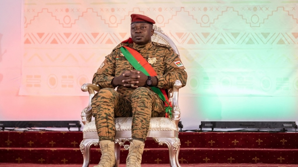 ประธานาธิบดีบูร์กินาฟาโซ ลาออกแล้ว หลังโดนกองทัพยึดอำนาจ