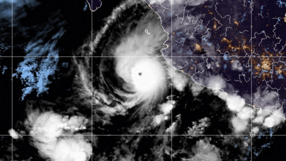 เฮอริเคน "ออร์ลีน" ทวีความรุนแรงเป็นระดับ 4 จ่อขึ้นฝั่งทางตะวันตกของเม็กซิโก