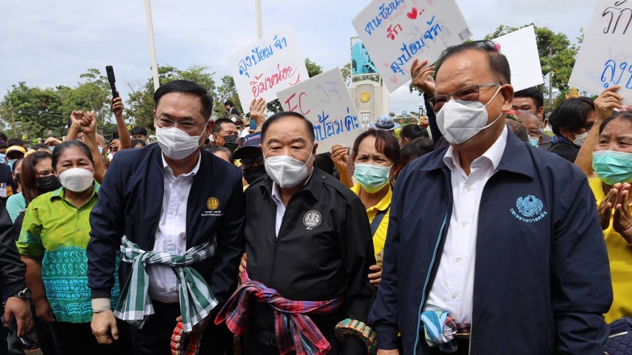 ห่วงผู้ประสบภัยน้ำท่วม “ลุงป้อม” ลุยชัยนาท-อยุธยา สั่งเร่งแก้ให้กลับสู่ปกติ