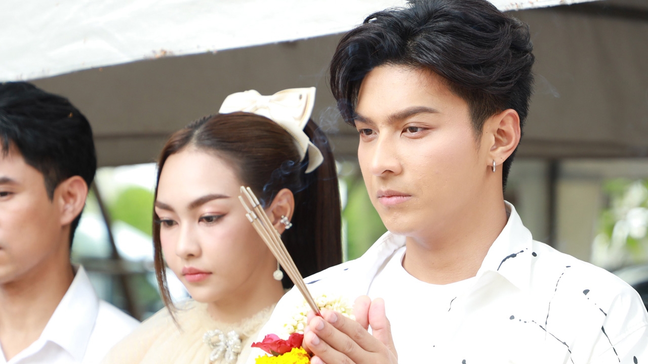 โหน ธนากร รับบทป๋าดันนางเอกน้องใหม่ สไมล์ ศศินา นำทีมบวงสรวงละคร "แม่ปูเปรี้ยว"