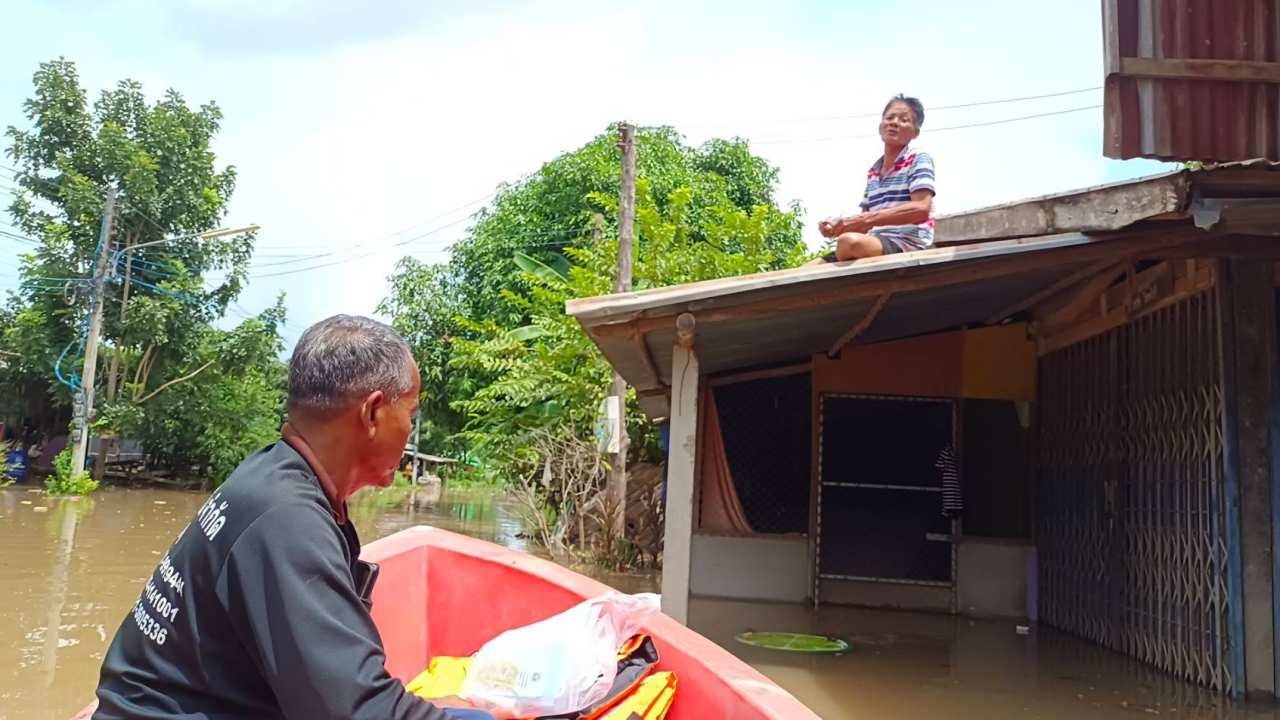 น้ำท่วมชัยภูมิตัวเมืองยังอ่วม ด้านหนองบัวระเหว 4 หมู่บ้านกลายเป็นเกาะ