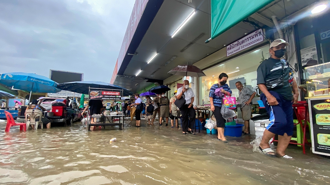 ทุลักทุเล