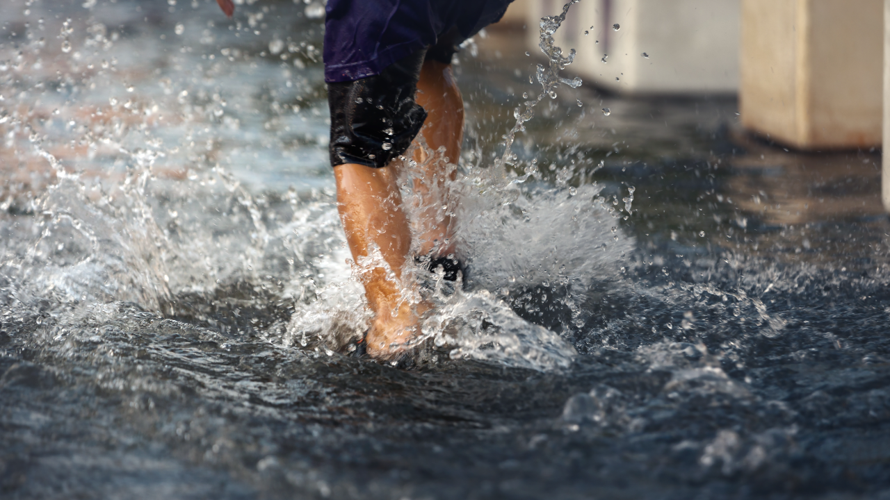 รวมเบอร์โทรฉุกเฉิน-แอปแจ้งน้ำท่วม กทม. เช็กสภาพถนนแบบเรียลไทม์