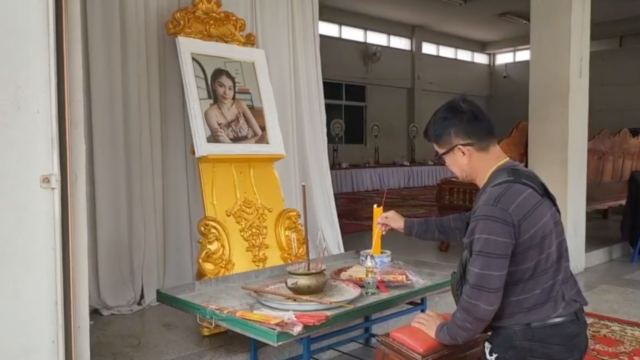 พ่อรับศพลูกสาว ถูกฆ่าหั่นศพกลับบ้านเกิด ลั่นขอความเป็นธรรมให้ครอบครัว 