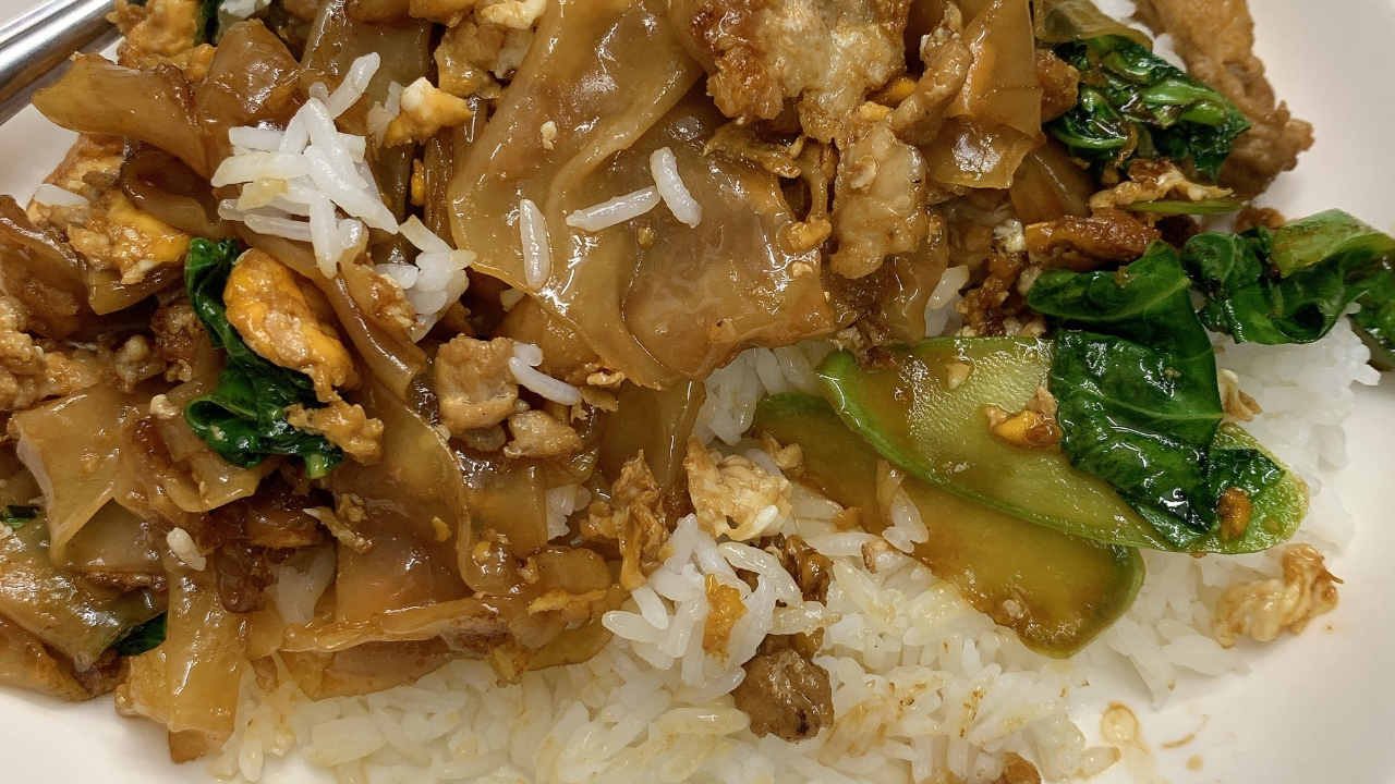 ต้องสั่งแบบไหน ลูกค้าอยากกิน "หมูสับผัดซีอิ๊วราดข้าว" แต่กลับไม่เหมือนที่คิด