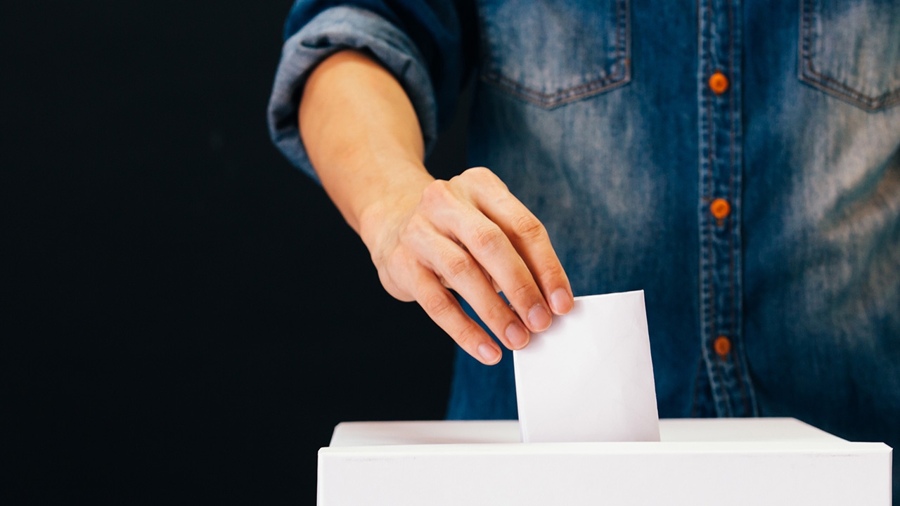 กระชับพื้นที่เลือกตั้ง