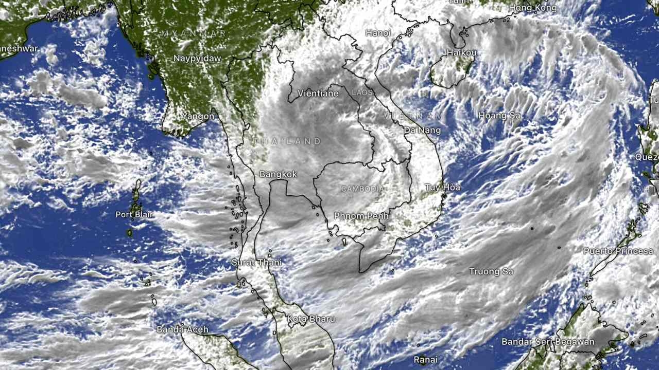 อุตุฯ ฉบับ 14 "พายุโนรู" อยู่ห่างอุบลฯ 90 กิโลเมตร คาดเคลื่อนถึงไทยคืนนี้