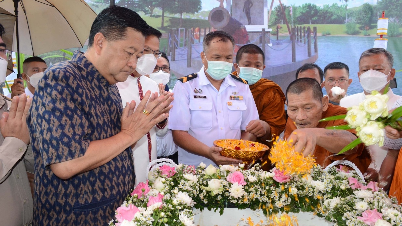 "เลขเด็ด" หางประทัด-ธูปเสี่ยงทาย พิธีบวงสรวง วางศิลาฤกษ์ ศาลกรมหลวงชุมพรฯ 