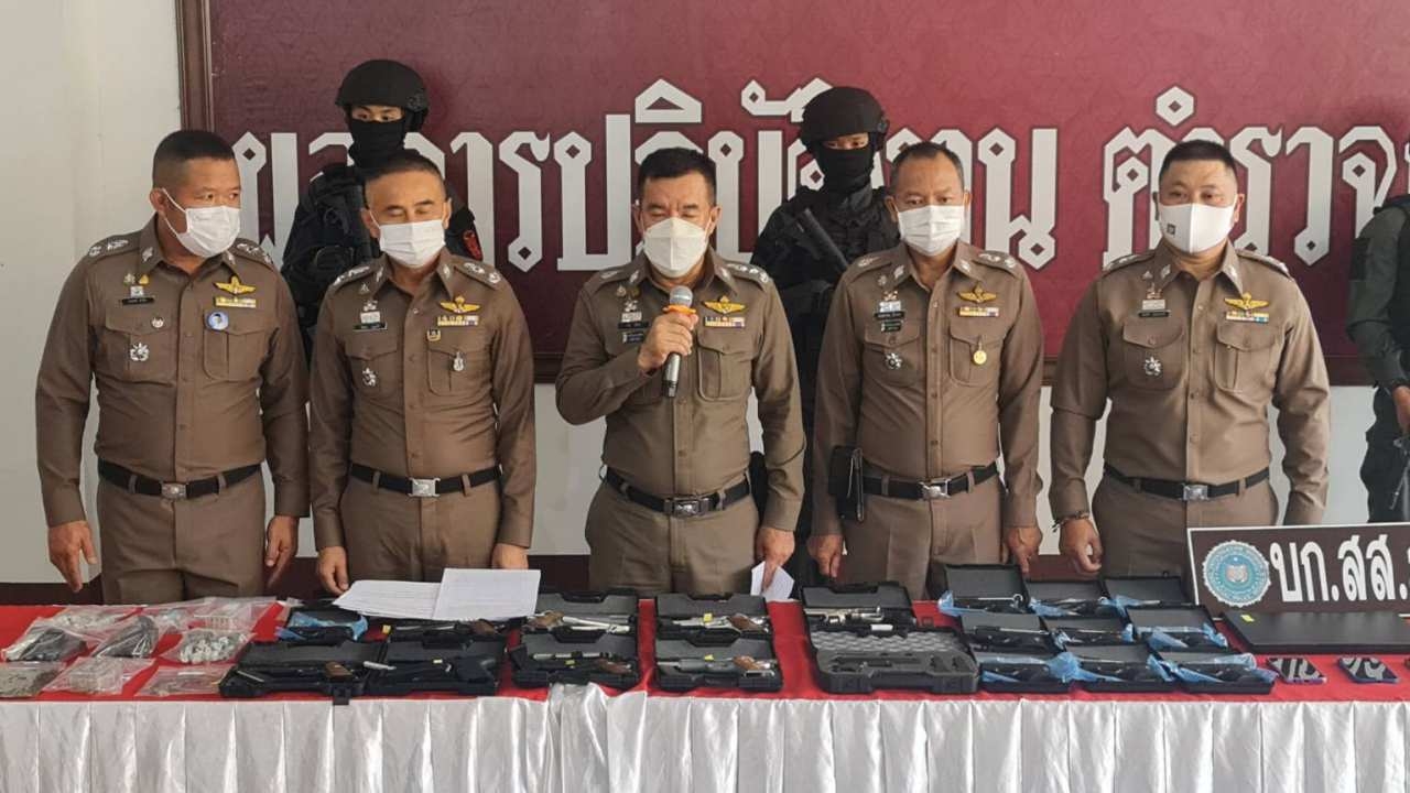 ตำรวจรวบหนุ่ม 21 ดัดแปลงจากแบลงค์กันส่งขายออนไลน์ หาเงินส่งตัวเองเรียน