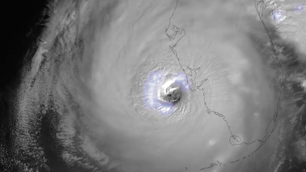 น่ากลัวขนาดนี้ สถานีอวกาศ เผยภาพ ‘เฮอริเคนเอียน‘ ขึ้นฝั่งถล่มฟลอริดา (คลิป)