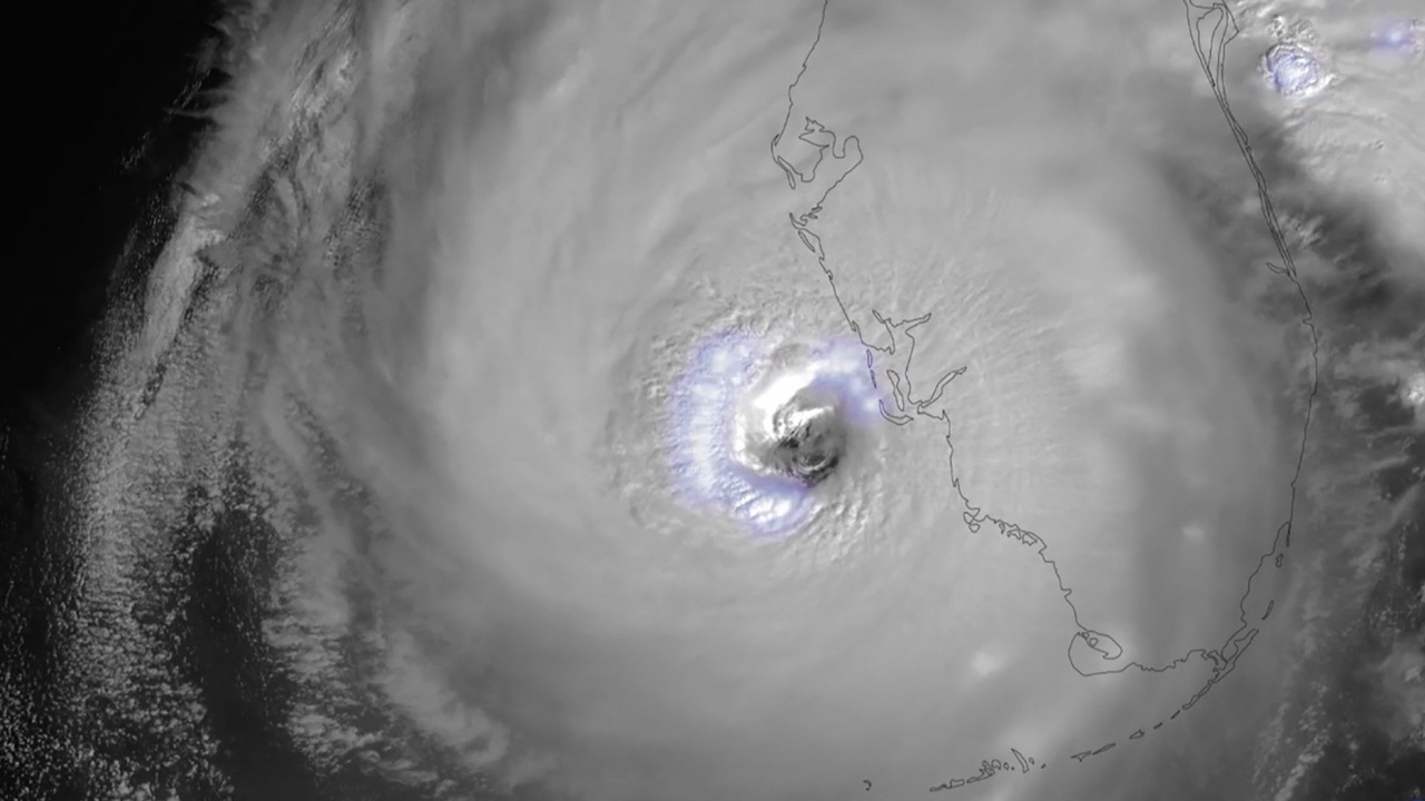 น่ากลัวขนาดนี้ สถานีอวกาศ เผยภาพ ‘เฮอริเคนเอียน‘ ขึ้นฝั่งถล่มฟลอริดา (คลิป)