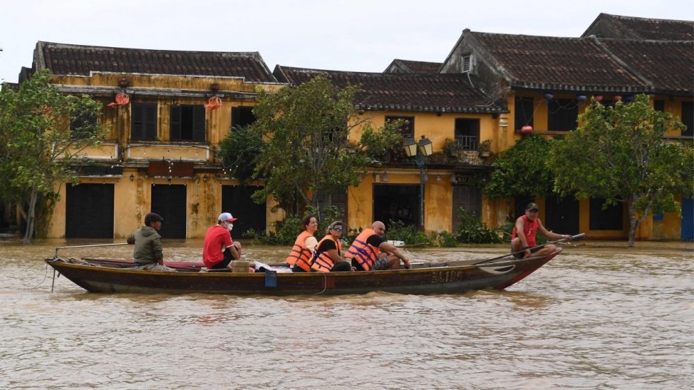 เมืองมรดกโลกฮอยอันอ่วม น้ำท่วมหนักจากพายุโนรู