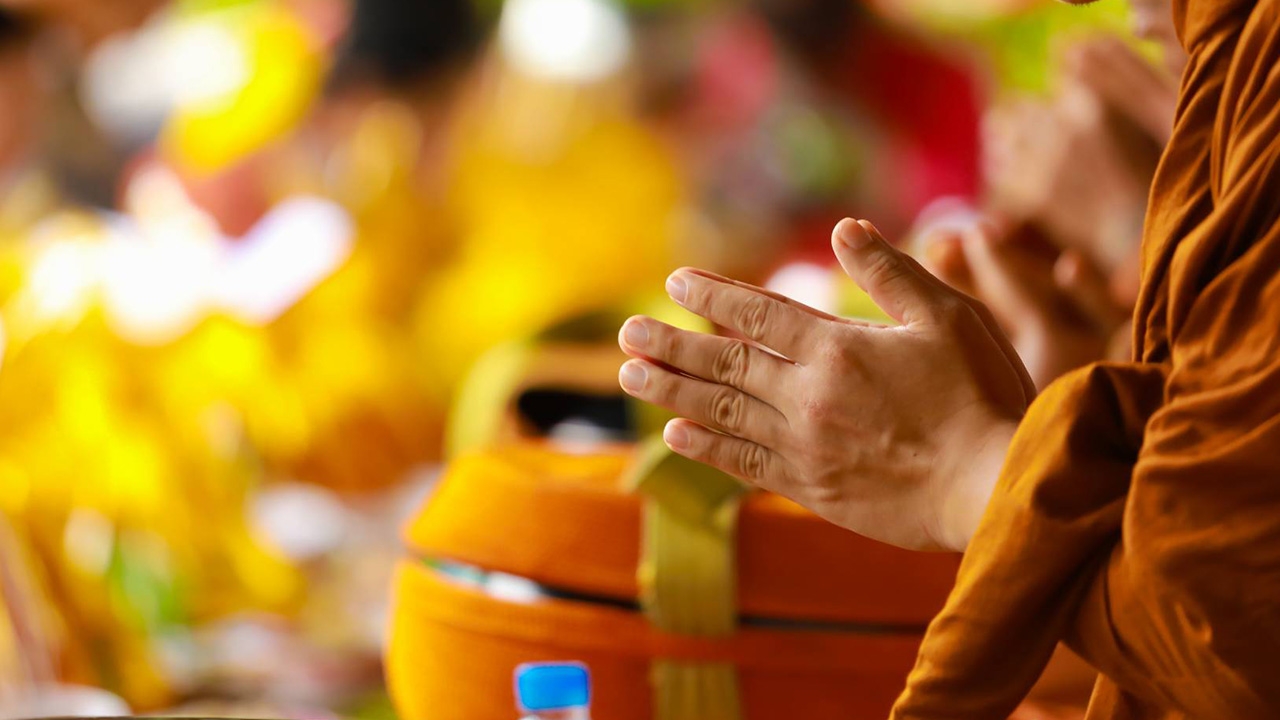 วันออกพรรษา 2565 กับ 5 กิจกรรมความเชื่อที่ชาวพุทธควรปฏิบัติ