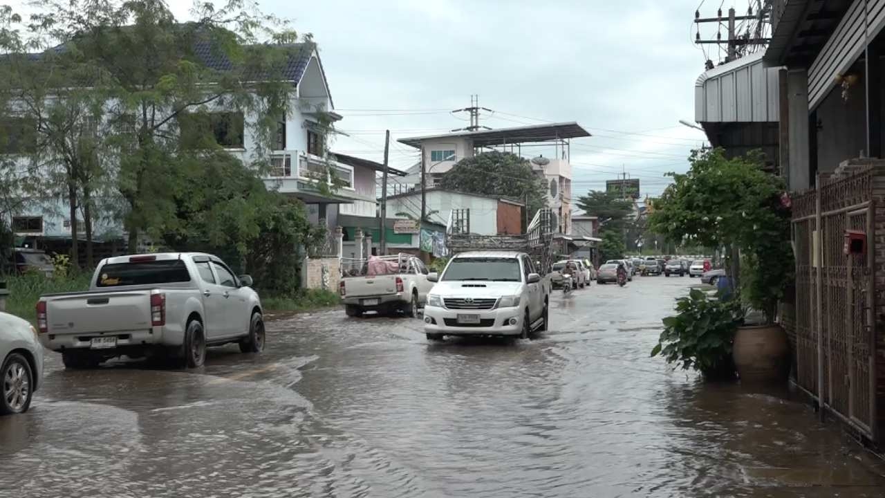 ปราจีนบุรีน้ำป่าเขาใหญ่ไหลท่วม ตลาดเทศบาลกบินทร์-ย่านเศรษฐกิจไม่รอด 