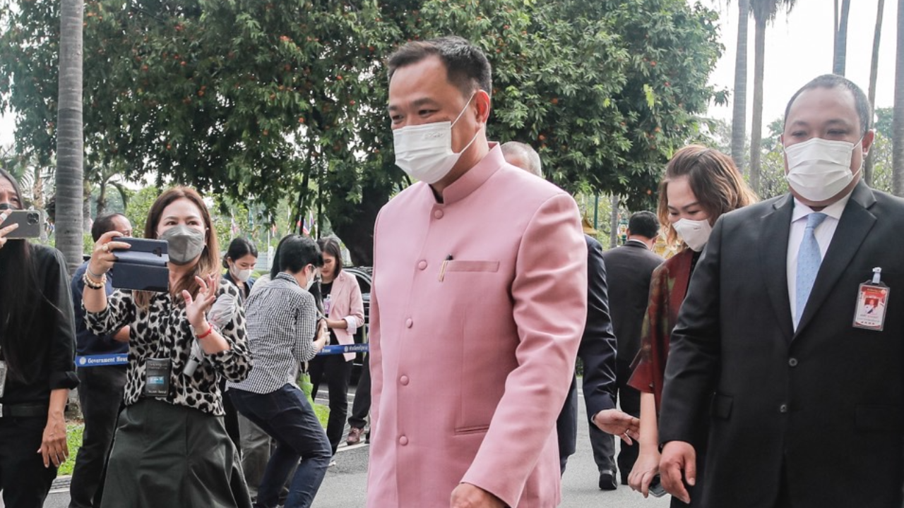 “อนุทิน” เผย ยังไร้สัญญาณปรับ ครม. เชื่อ “บิ๊กป้อม” ไม่ได้ลาป่วยการเมือง