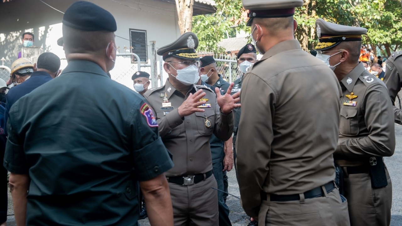 ผบ.ตร. สั่งทุกหน่วยตั้งศูนย์ เร่งช่วยเหลือปชช.ที่ประสบภัยน้ำท่วม