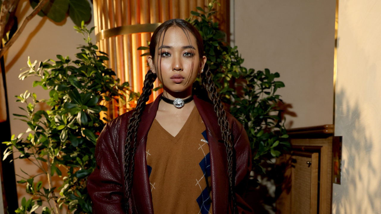 ส่องแฟชั่น “มิลลิ” และแบรนด์ Miu Miu ในงาน Paris Fashion Week 2022