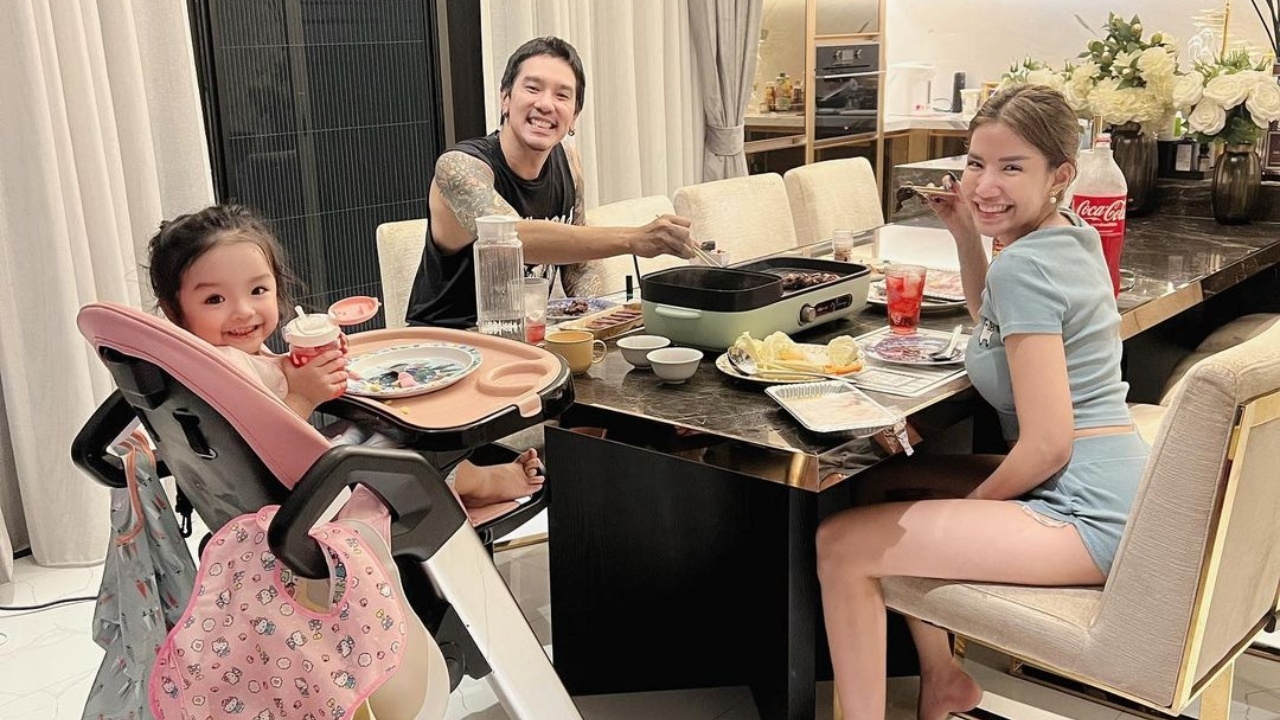 ดีเจแมน-ใบเตย ครบรอบแต่งงาน 3 ปี ฉลองเรียบง่ายพร้อมหน้าทั้งครอบครัว